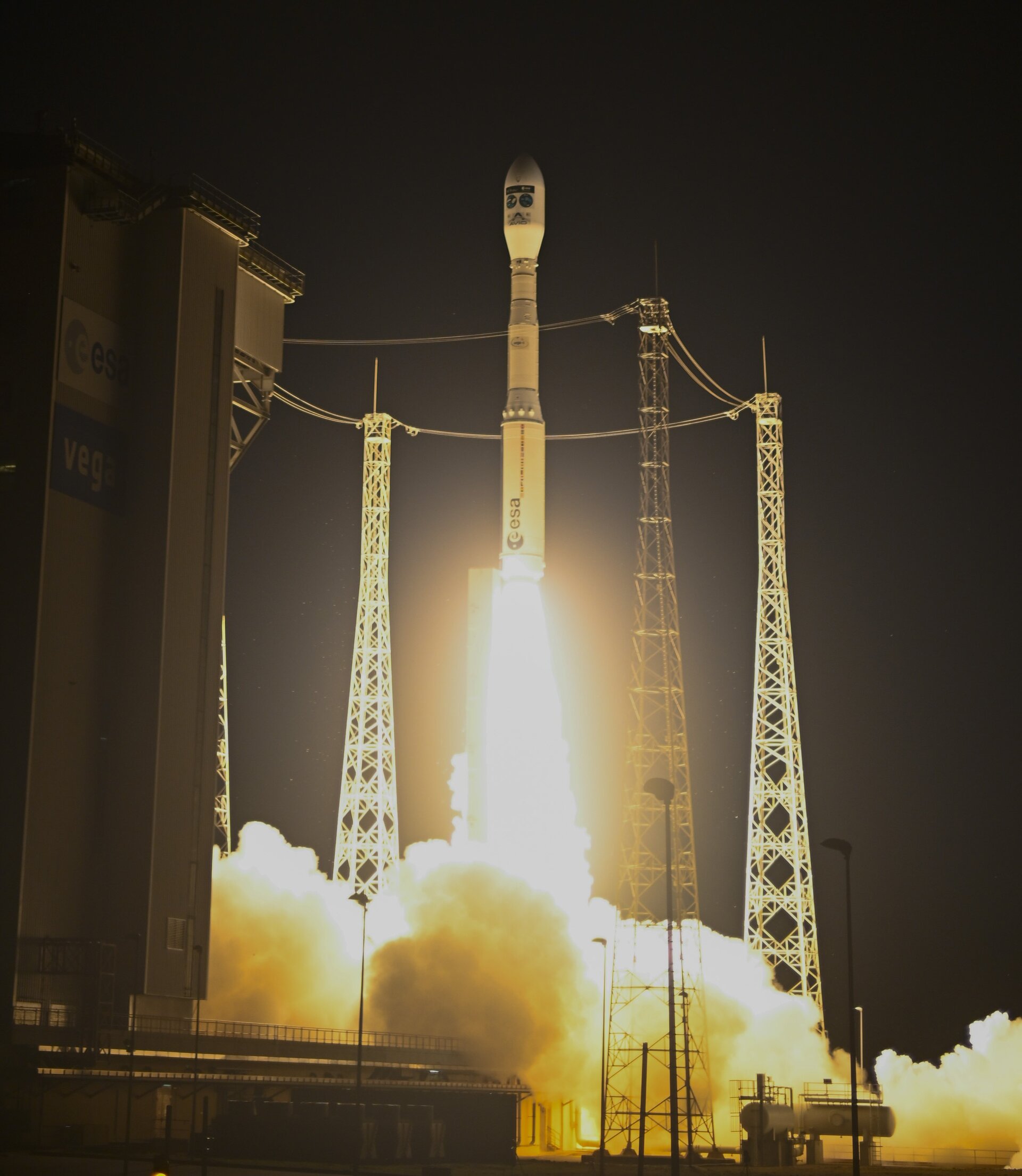 Flex_and_sentinel-3c_lift_off_pillars